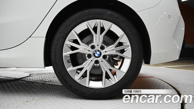 BMW 1-Series 120 — пробег 3 300 км — фото 5 из 5