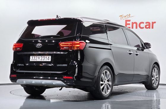 Kia Carnival 7-Seater Limousine VIP — пробег 73 639 км — фото 2 из 5