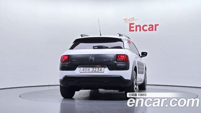 Citroen-DS C4 CACTUS 1.6 BlueHDi Shine — пробег 101 805 км — фото 4 из 5