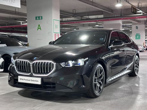 BMW 5-Series 530e — пробег 9 977 км — фото 3 из 5
