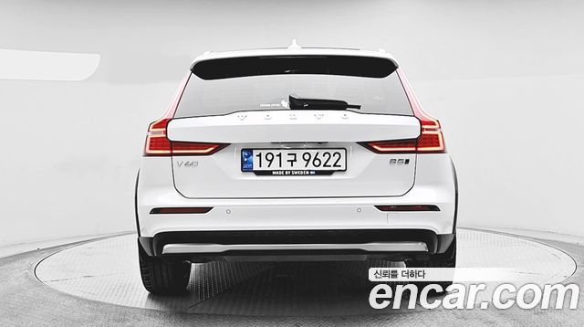 Volvo V60 B5 Ultimate AWD — пробег 46 489 км — фото 3 из 5