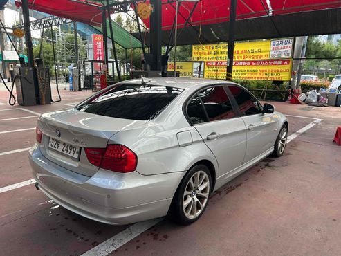 BMW 3-Series 320i Sedan — пробег 130 000 км — фото 3 из 5