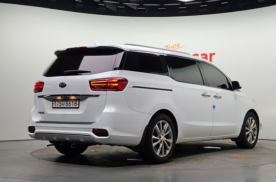 Kia Carnival 9-Seater Noblesse Special — пробег 118 265 км — фото 2 из 5