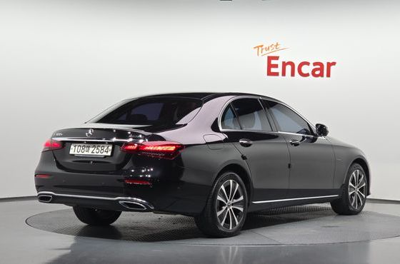 Mercedes-Benz E-Class E300e 4MATIC Exclusive — пробег 75 003 км — фото 2 из 5