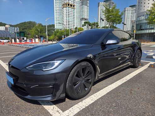 Tesla Model S Plaid — пробег 14 597 км — фото 1 из 5