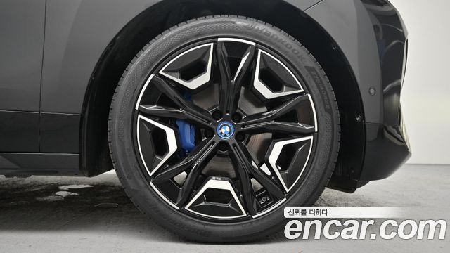 BMW iX xDrive50 Sports Plus — пробег 79 327 км — фото 5 из 5
