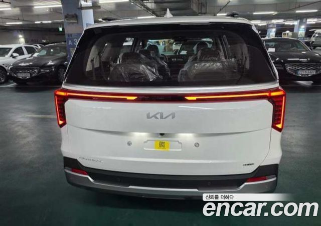 Kia Carnival HEV 9 seater Prestige — пробег 1 км — фото 3 из 5