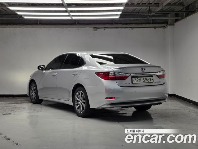 Lexus ES Supreme XV60 — пробег 104 590 км — фото 2 из 5
