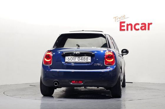 Mini Cooper 5Door Mid 3rd — пробег 122 378 км — фото 4 из 5