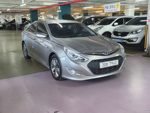 Hyundai Sonata 2.0 Royal — пробег 131 000 км — фото 3 из 5
