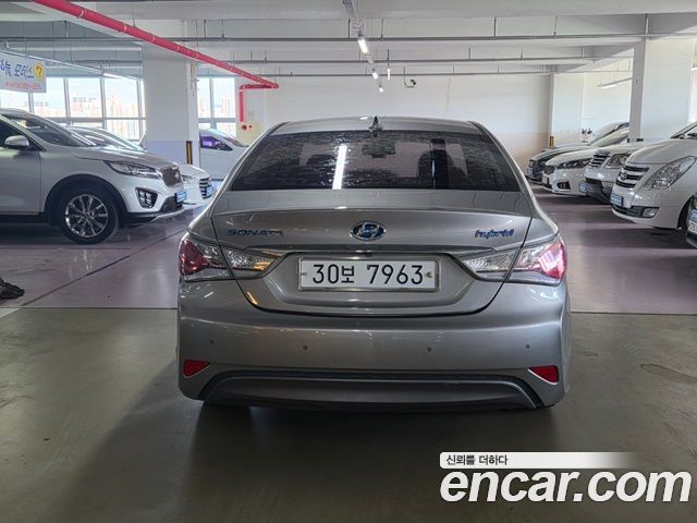 Hyundai Sonata 2.0 Royal — пробег 131 000 км — фото 5 из 5