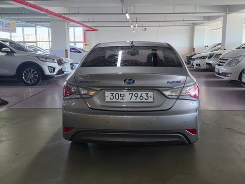 Hyundai Sonata 2.0 Royal — пробег 131 000 км — фото 5 из 5