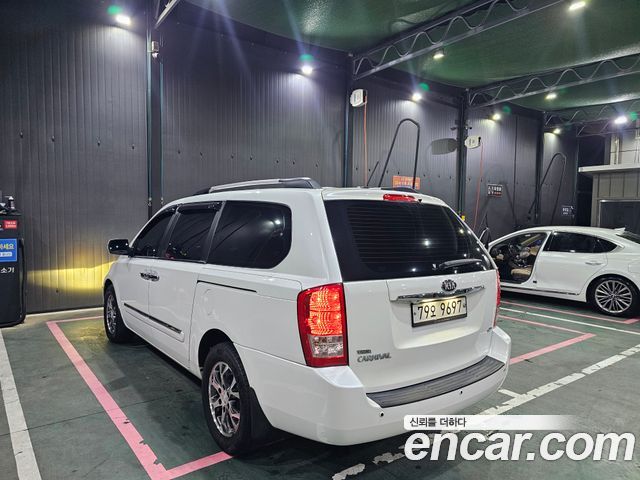 Kia Carnival Grand Carnival GLX Premium — пробег 282 000 км — фото 2 из 5