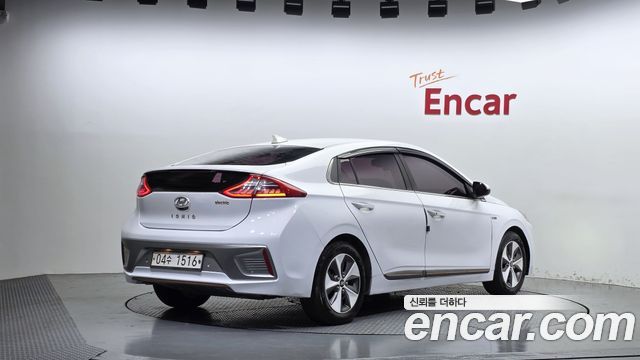 Hyundai Ioniq из Кореи Encar