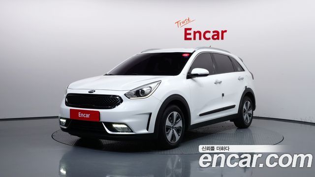 Kia Niro Luxury — пробег 163 861 км — фото 1 из 5
