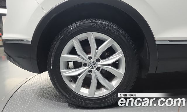 Volkswagen Tiguan 2.0 TDI Premium — пробег 103 131 км — фото 5 из 5