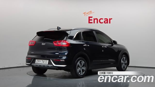 Kia Niro Noblesse — пробег 98 310 км — фото 2 из 5