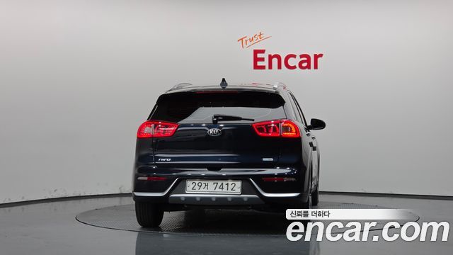 Kia Niro Noblesse — пробег 98 310 км — фото 4 из 5