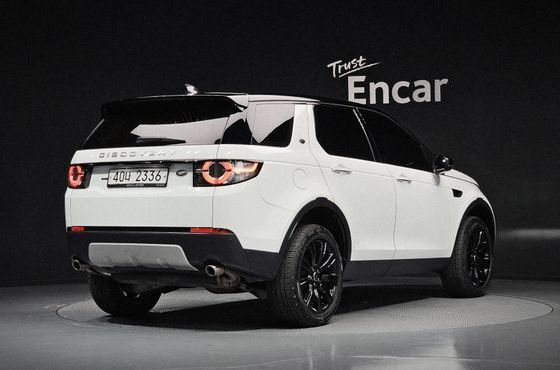 Land Rover Discovery Sport 2.0 TD4 HSE Luxury — пробег 139 822 км — фото 2 из 5