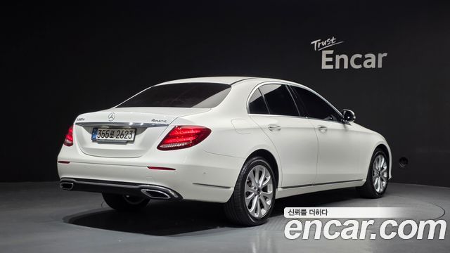 Mercedes-Benz E-Class из Кореи Encar