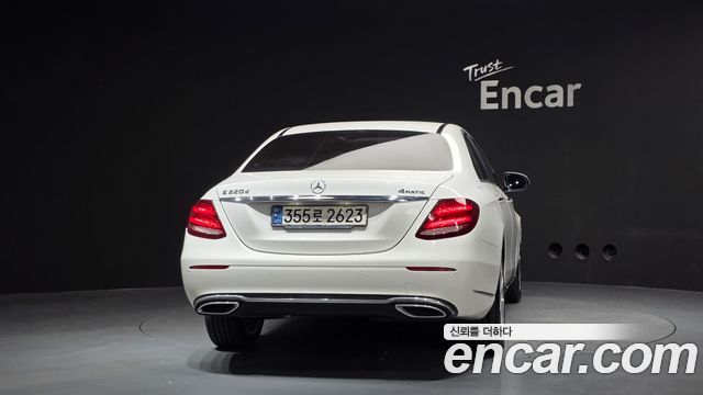 Mercedes-Benz E-Class из Кореи Encar