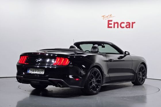 Ford Mustang Convertible — пробег 83 461 км — фото 2 из 5