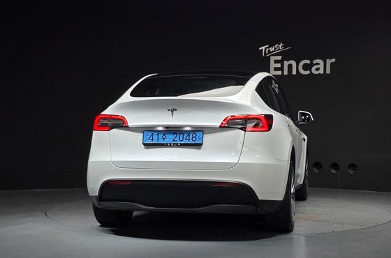 Tesla Model Y RWD — пробег 61 949 км — фото 4 из 5