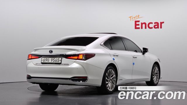 Lexus ES Executive — пробег 145 757 км — фото 2 из 5
