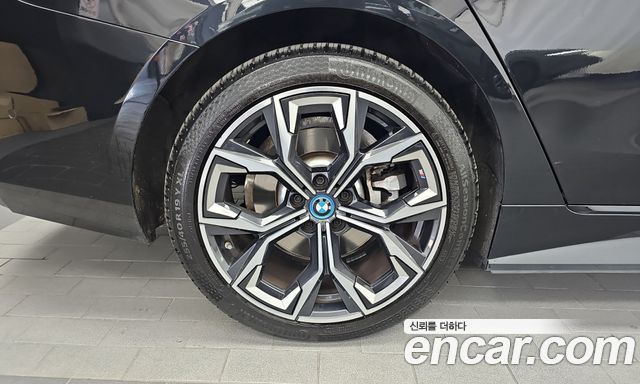 BMW i4 eDrive40 M Sports — пробег 45 076 км — фото 5 из 5