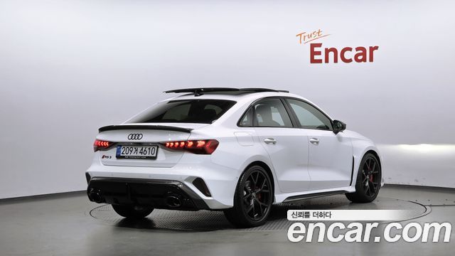 Audi RS3 2.5 TFSI Quattro Carbon Edition — пробег 281 км — фото 2 из 5