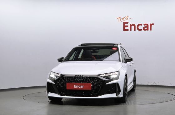 Audi RS3 2.5 TFSI Quattro Carbon Edition — пробег 281 км — фото 3 из 5