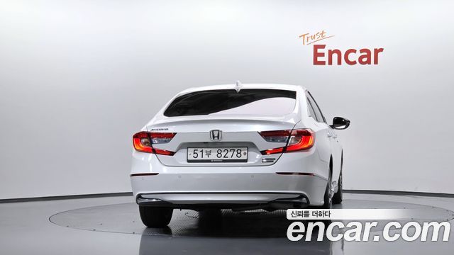 Honda Accord 2.0 Hybrid Touring — пробег 92 953 км — фото 4 из 5
