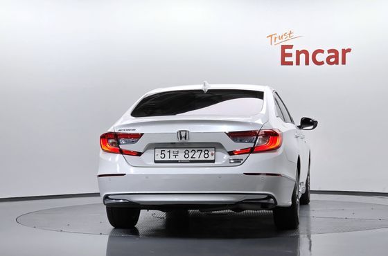 Honda Accord 2.0 Hybrid Touring — пробег 92 953 км — фото 4 из 5
