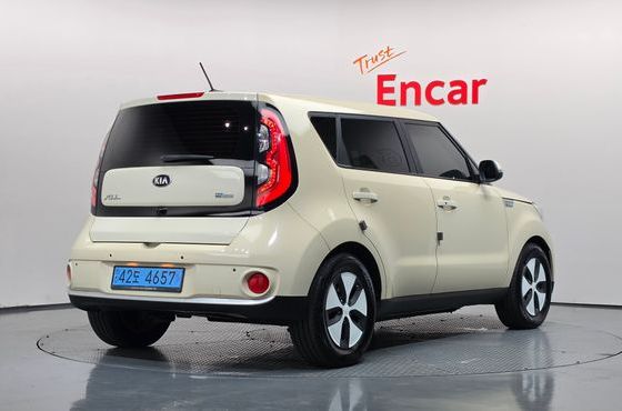 Kia Soul EV — пробег 27 185 км — фото 2 из 5