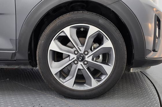 Kia Stonic 1.4 Prestige — пробег 71 100 км — фото 5 из 5