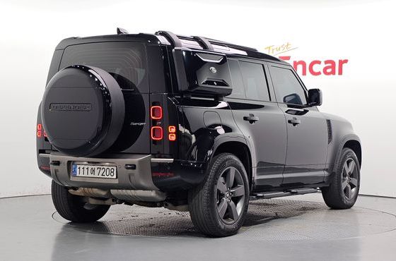 Land Rover Defender 110 D300 X-Dynamic HSE — пробег 27 352 км — фото 2 из 5