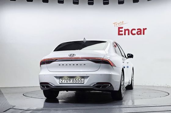 Hyundai Grandeur 2.5 Calligraphy — пробег 132 854 км — фото 4 из 5