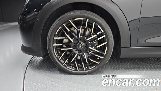 Mini Cooper 5 Door Favoured — пробег 43 378 км — фото 5 из 5