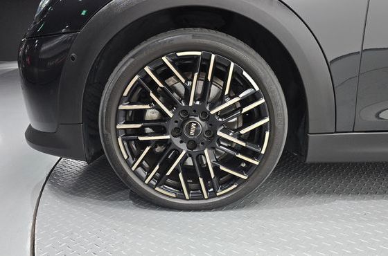 Mini Cooper 5 Door Favoured — пробег 43 378 км — фото 5 из 5