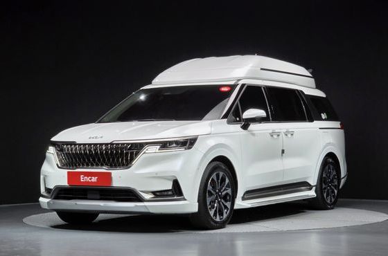 Kia Carnival Gasoline 4-Seater Hi-Limousine Signature — пробег 71 824 км — фото 1 из 5