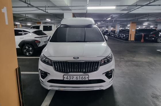 Kia Carnival 7-Seater Hi-Limousine President — пробег 127 837 км — фото 1 из 5