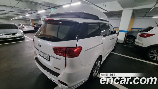 Kia Carnival 7-Seater Hi-Limousine President — пробег 127 837 км — фото 5 из 5
