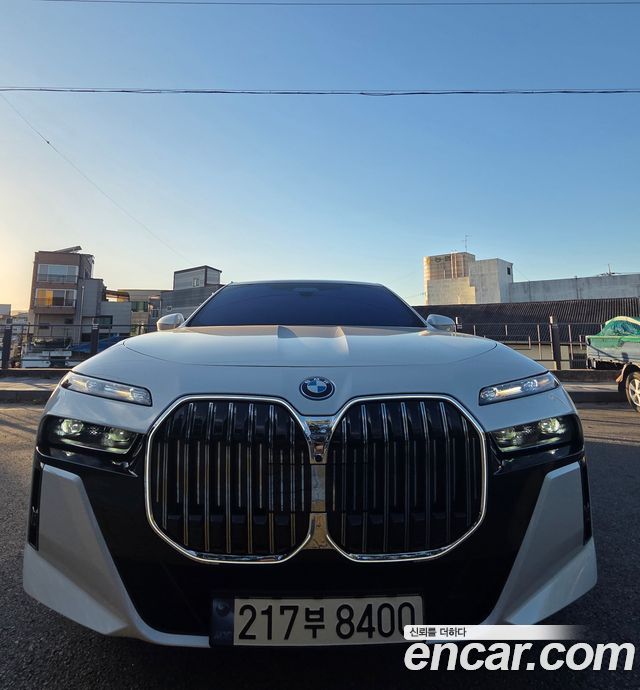 BMW 7-Series 750e xDrive M Sport — пробег 7 844 км — фото 1 из 5