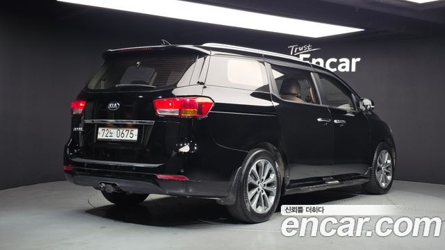Kia Carnival из Кореи Encar