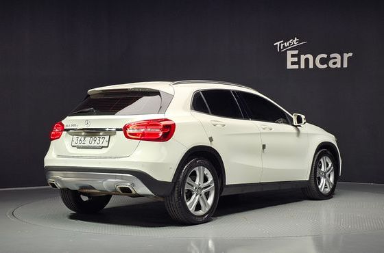 Mercedes-Benz GLA-Class GLA200 d — пробег 86 767 км — фото 2 из 5