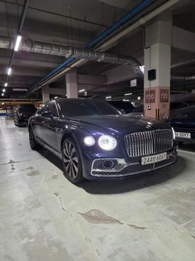 Bentley Flying Spur 4.0 Azure — пробег 9 000 км — фото 3 из 5
