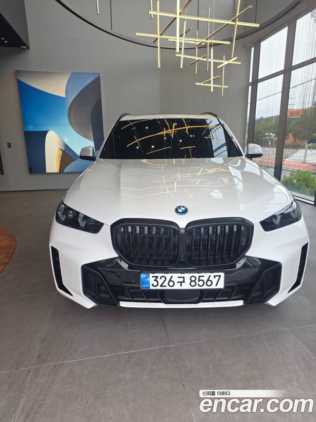 BMW X5 xDrive 50e M Sport — пробег 5 000 км — фото 3 из 5