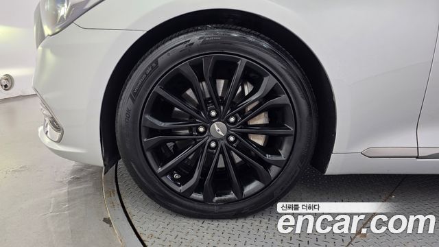 Hyundai Genesis из Кореи Encar