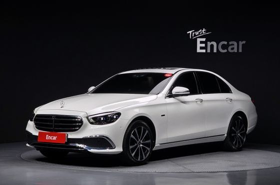 Mercedes-Benz E-Class E300e 4MATIC Exclusive — пробег 52 532 км — фото 1 из 5