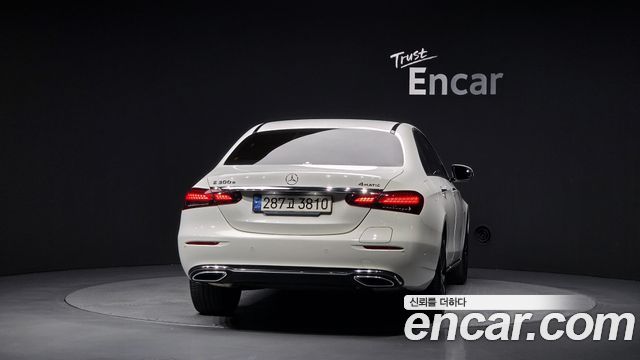 Mercedes-Benz E-Class E300e 4MATIC Exclusive — пробег 52 532 км — фото 4 из 5